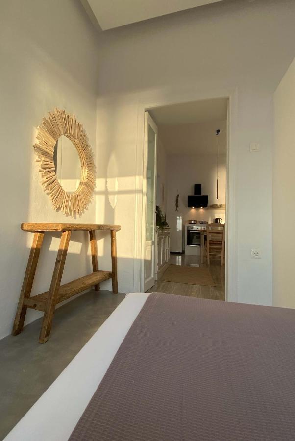 Lyra Seafront Apartment , Paroikia Town Center Екстериор снимка