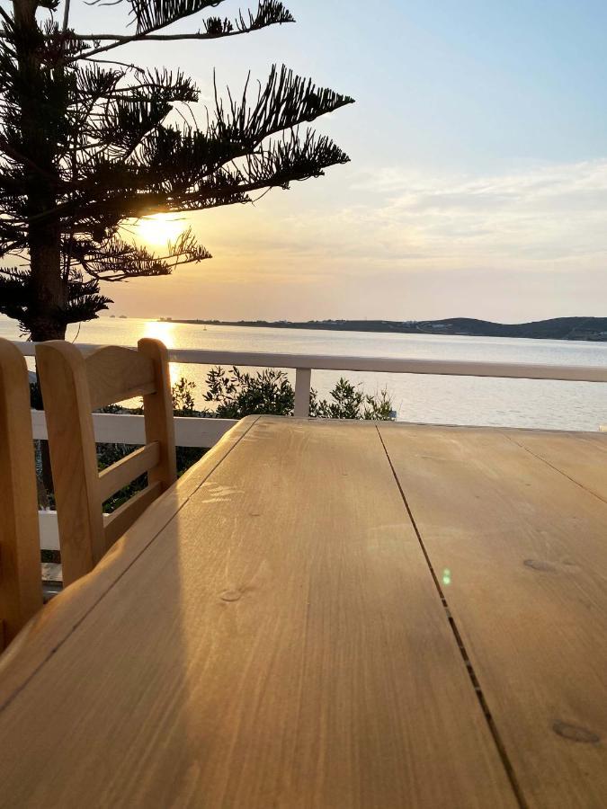 Lyra Seafront Apartment , Paroikia Town Center Екстериор снимка