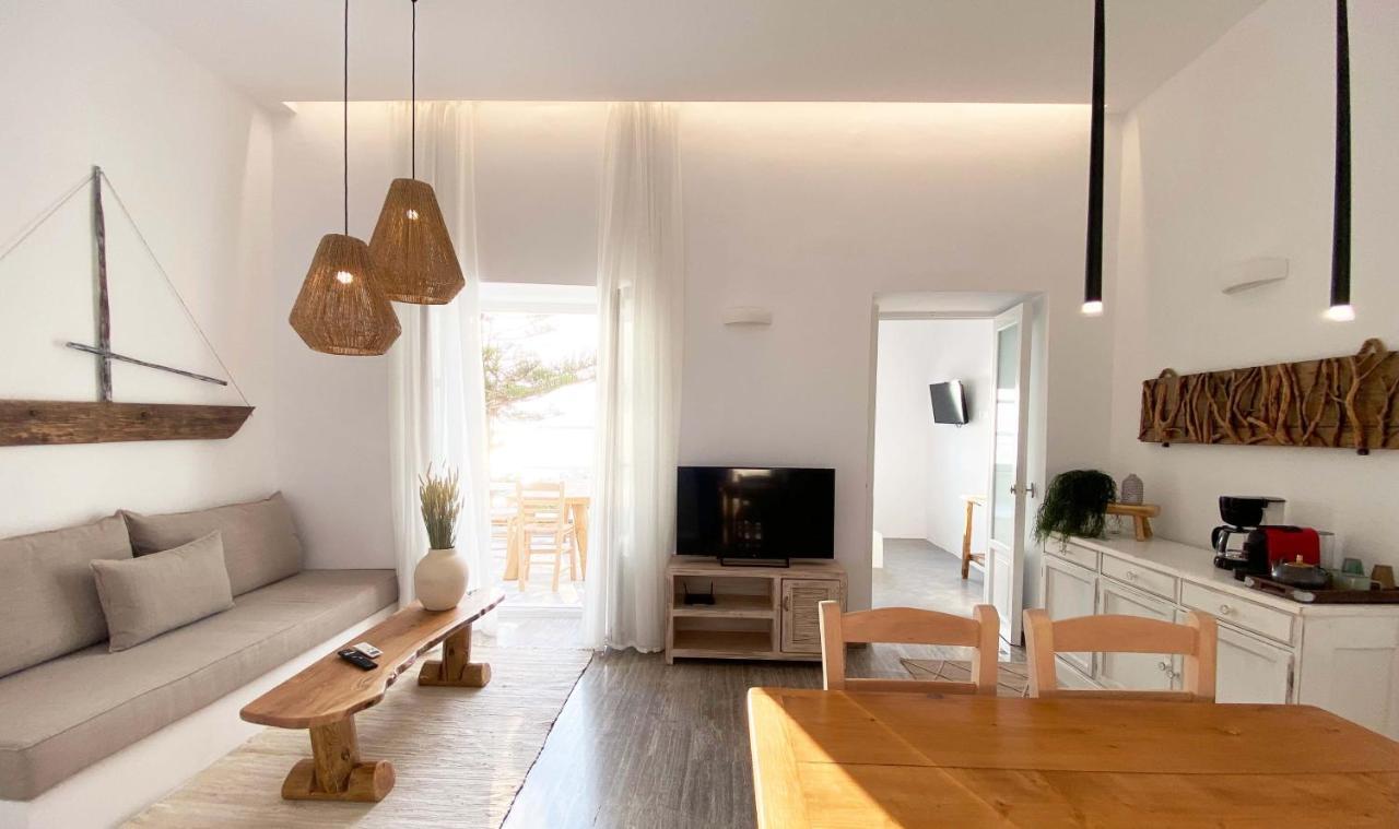 Lyra Seafront Apartment , Paroikia Town Center Екстериор снимка