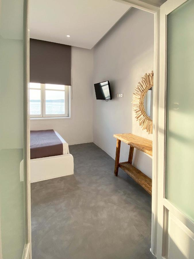 Lyra Seafront Apartment , Paroikia Town Center Екстериор снимка
