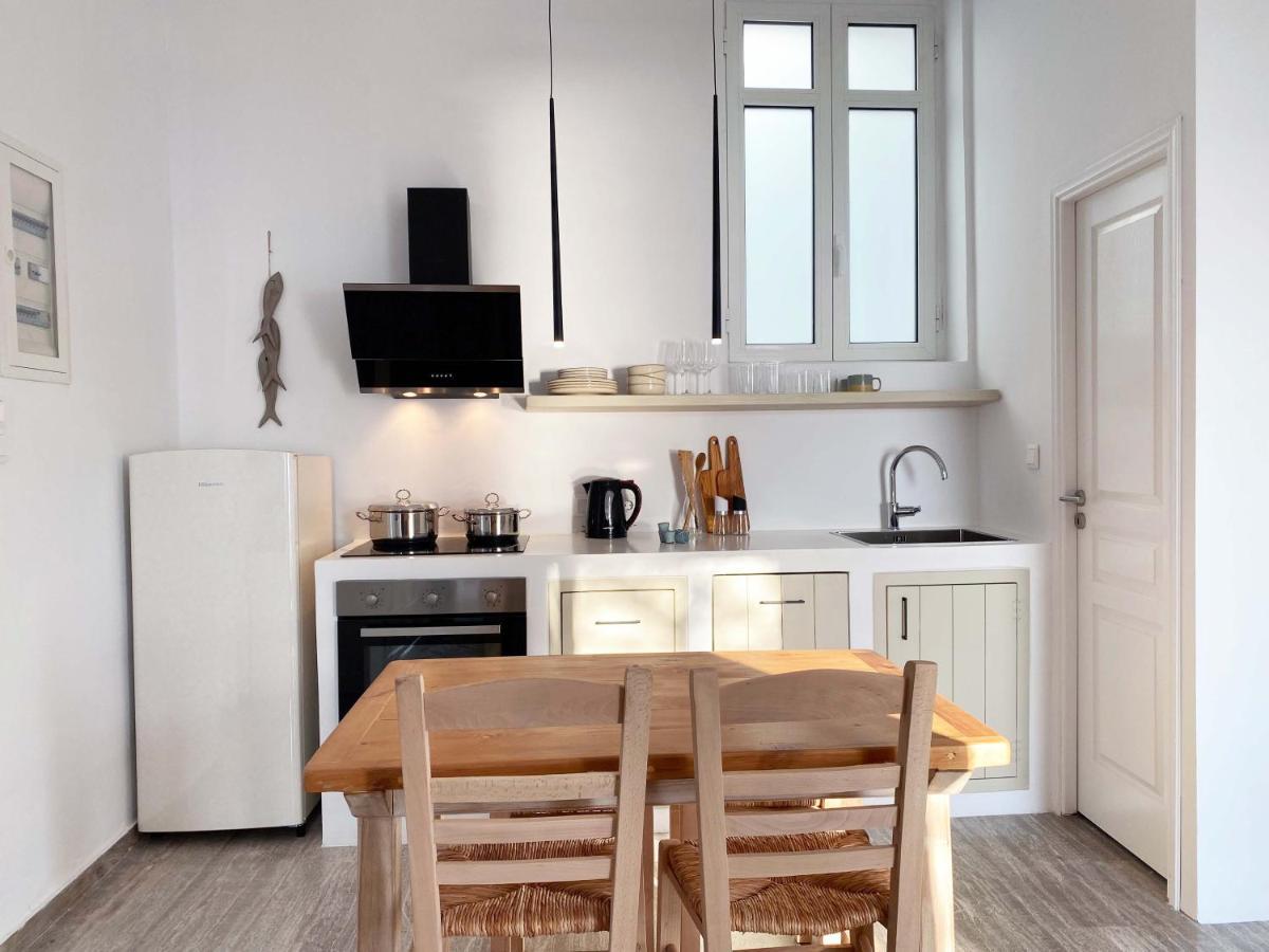 Lyra Seafront Apartment , Paroikia Town Center Екстериор снимка