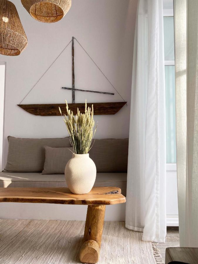 Lyra Seafront Apartment , Paroikia Town Center Екстериор снимка