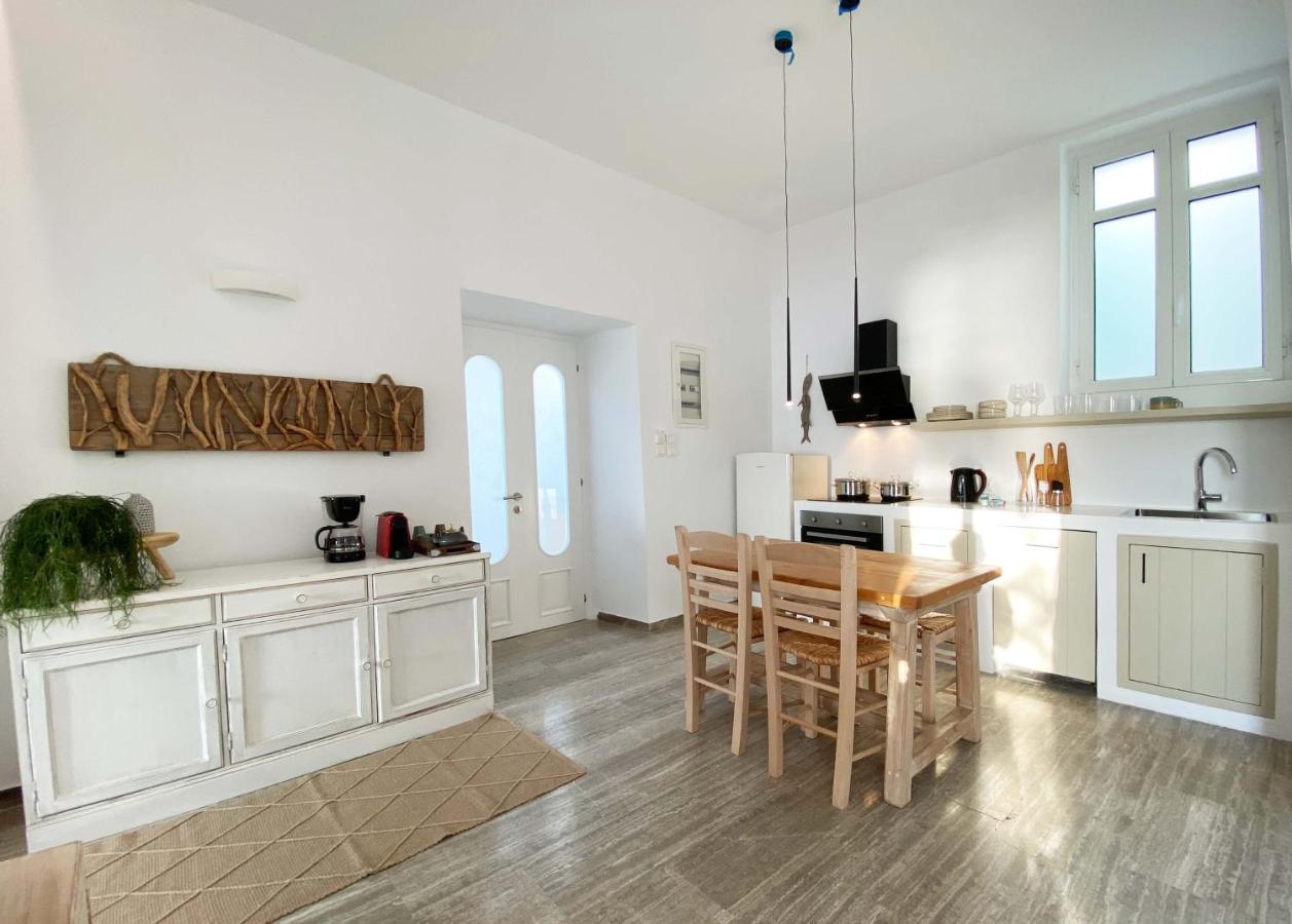 Lyra Seafront Apartment , Paroikia Town Center Екстериор снимка